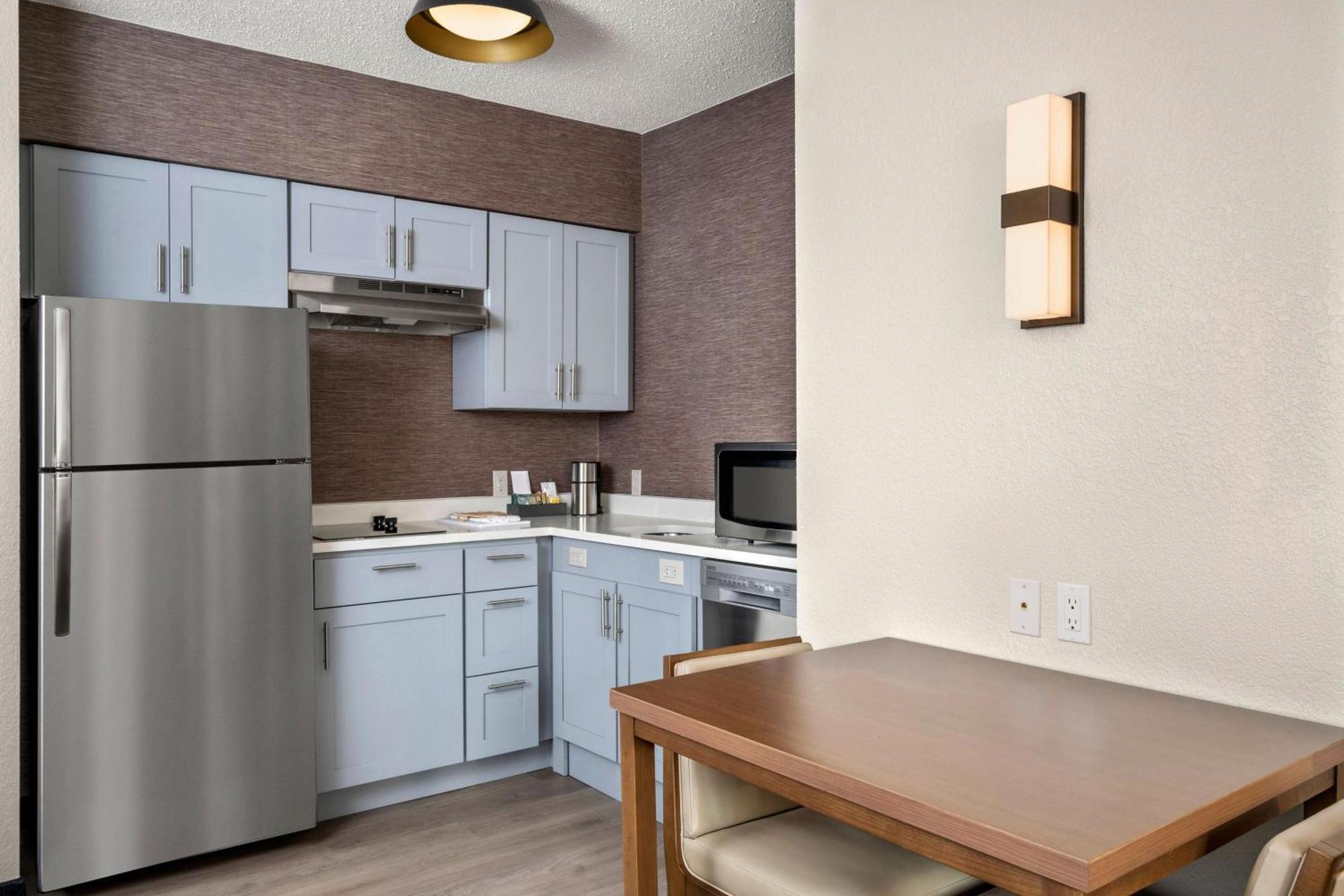 By Marriott Chicago Naperville/warrenville Hotel 3*