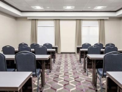 By Marriott Chicago Naperville/warrenville Hotel Warrenville